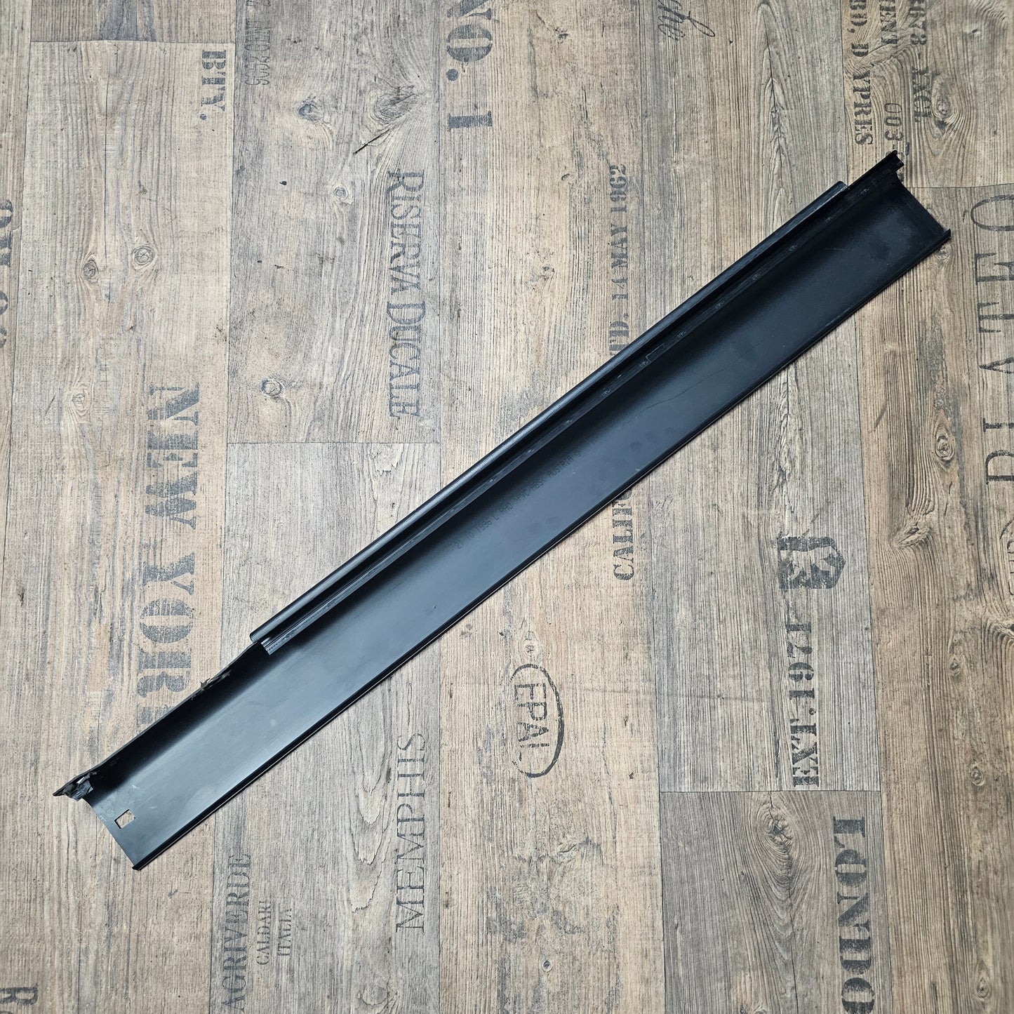 Einstiegsleiste rechts VW Golf 3 / Vento – 1H4853374B – gebraucht