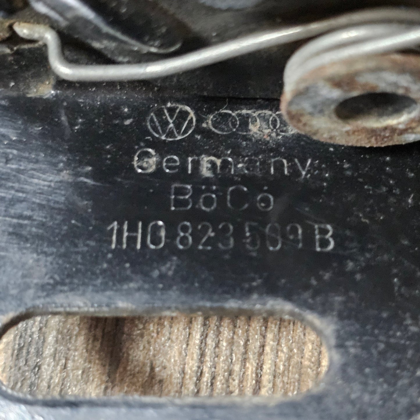 Motorhaubenschloss VW Golf 3 – Schloss Motorhaube – 1H0823509B – gebraucht