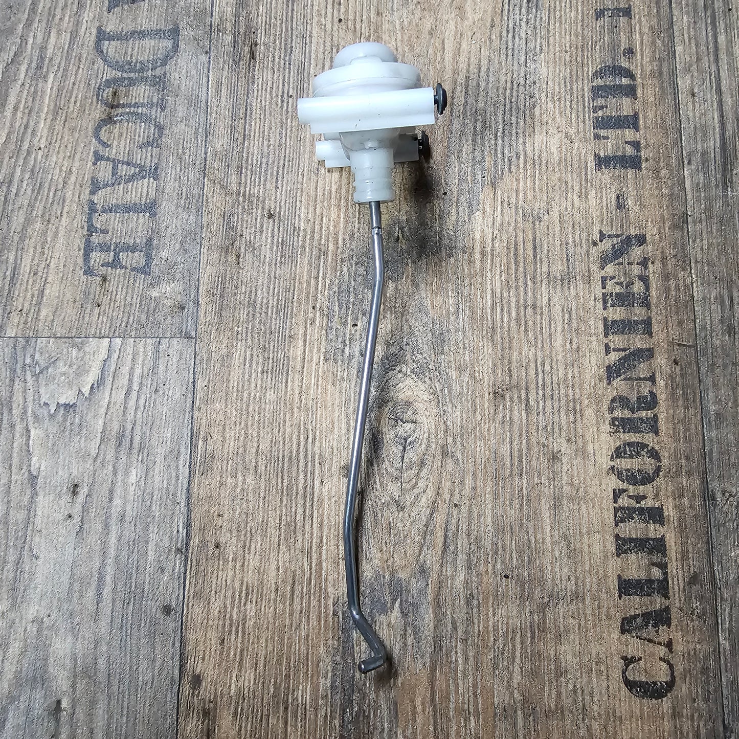 Betätigungsventil Kofferraum VW Golf 3 – 1H6862159A – gebraucht – Original VW
