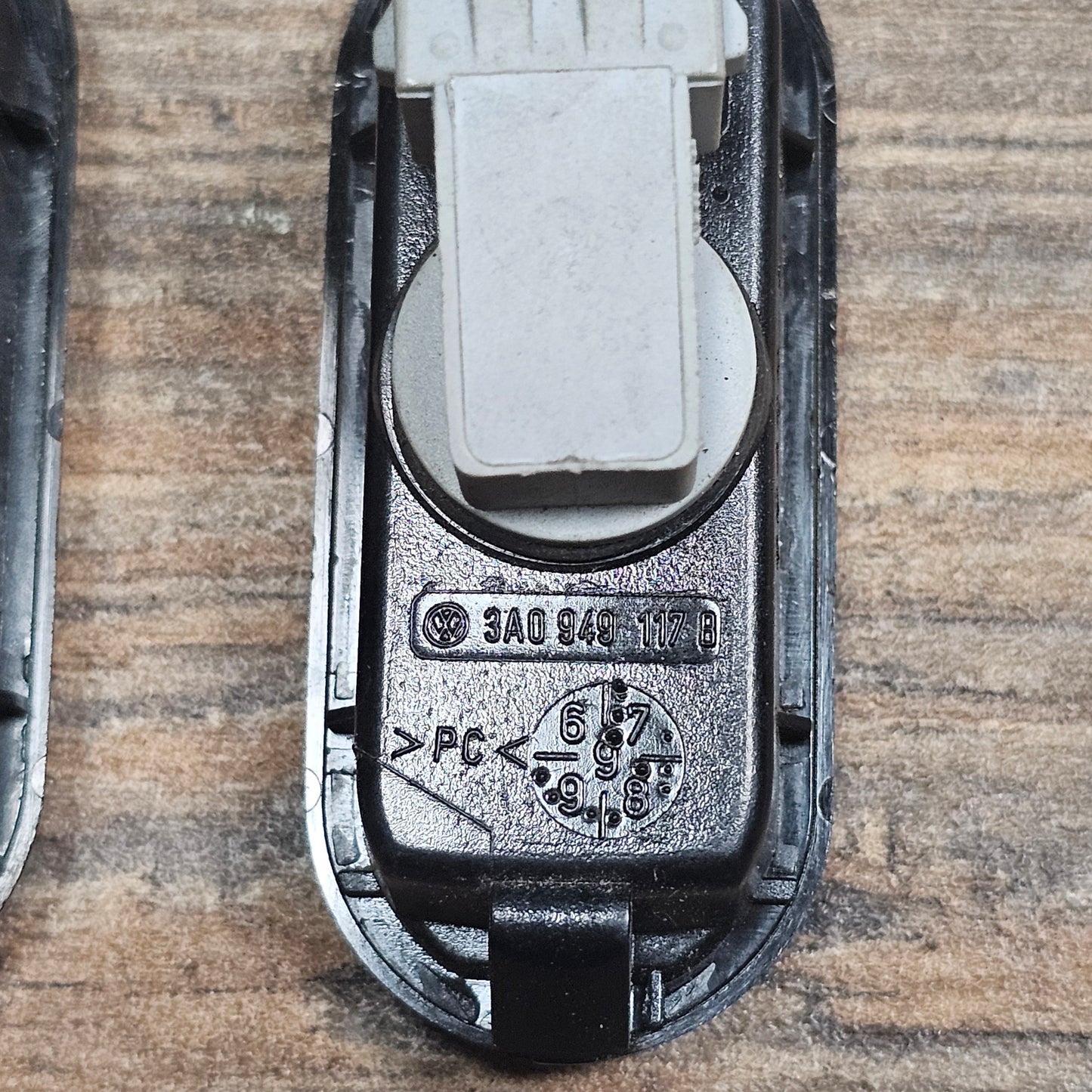 2x Seitenblinker schwarz – 3A0949117B – VW. Neuwertig, (Lagerauflösung)