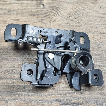 Motorhaubenschloss – 8D0823509C – Audi A4 B5 – Neuwertig
