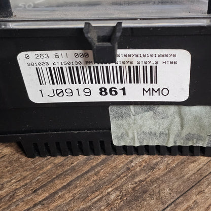 Tacho Kombiinstrument VW Golf IV 1J0919861 + Zündschloss mit 1 Schlüssel 4B0905851C + Motorsteuergerät 036 906 014 AB + Airbag Steuergerät 1J0 909 609 – Gebraucht