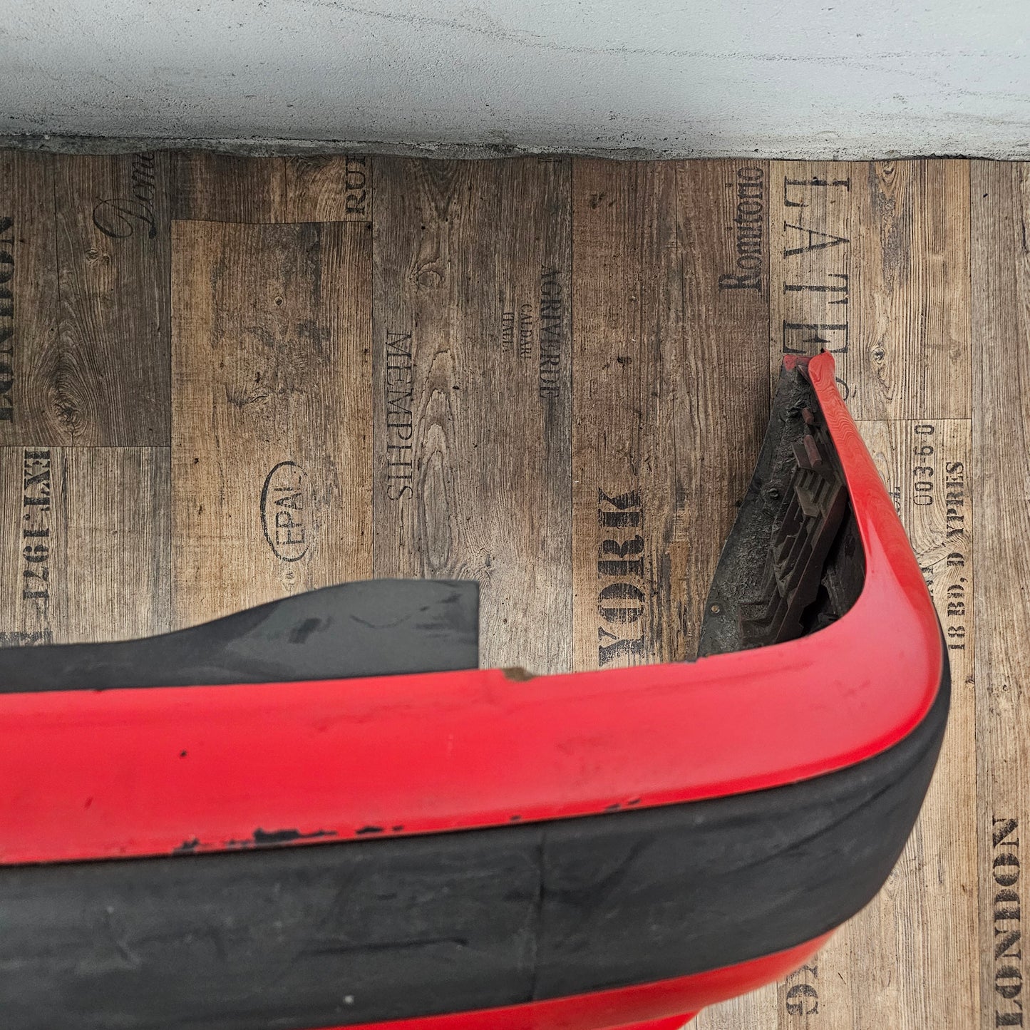 Audi 80 B4 Original Heckstoßstange Stoßfänger hinten 8A0 807 311 A rot gebraucht