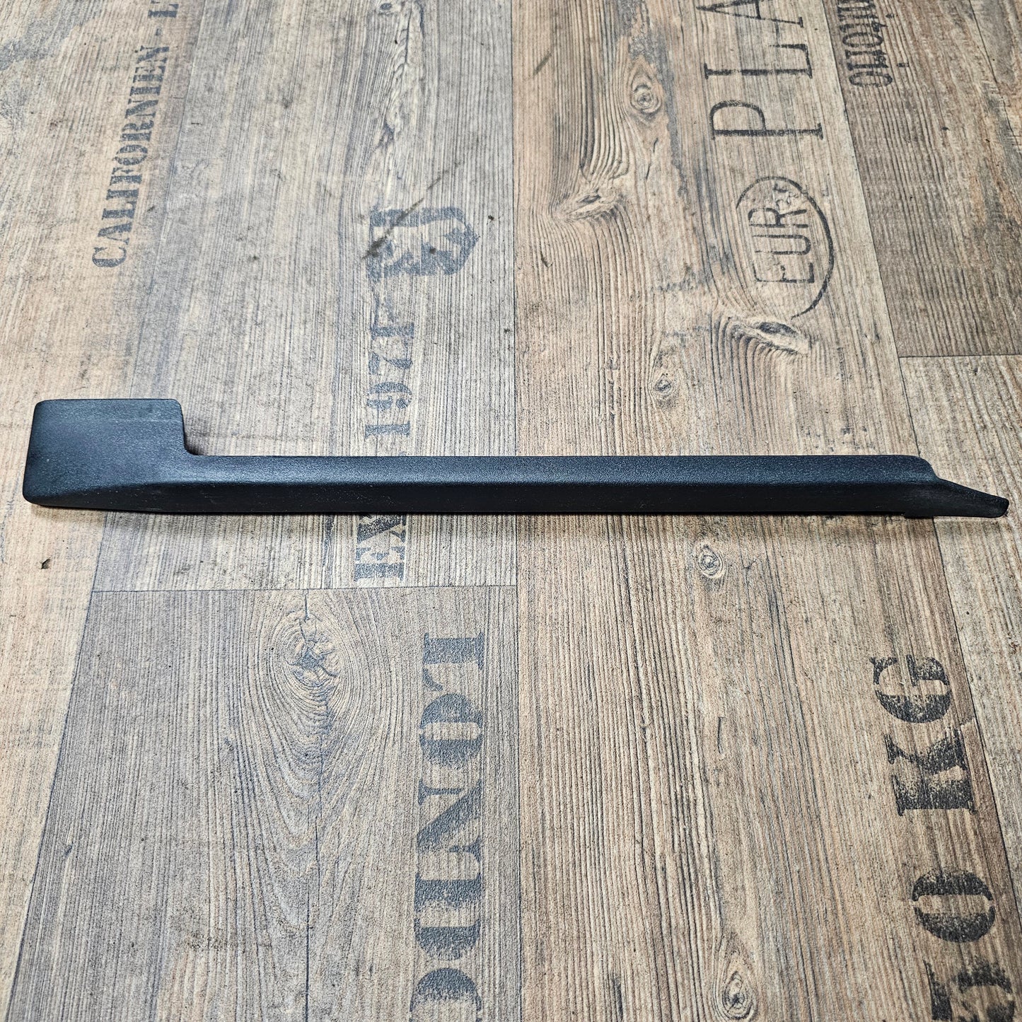 Sitzschiene links schwarz – 357881087 – VW Golf 3 / Cabrio / Vento – gebraucht