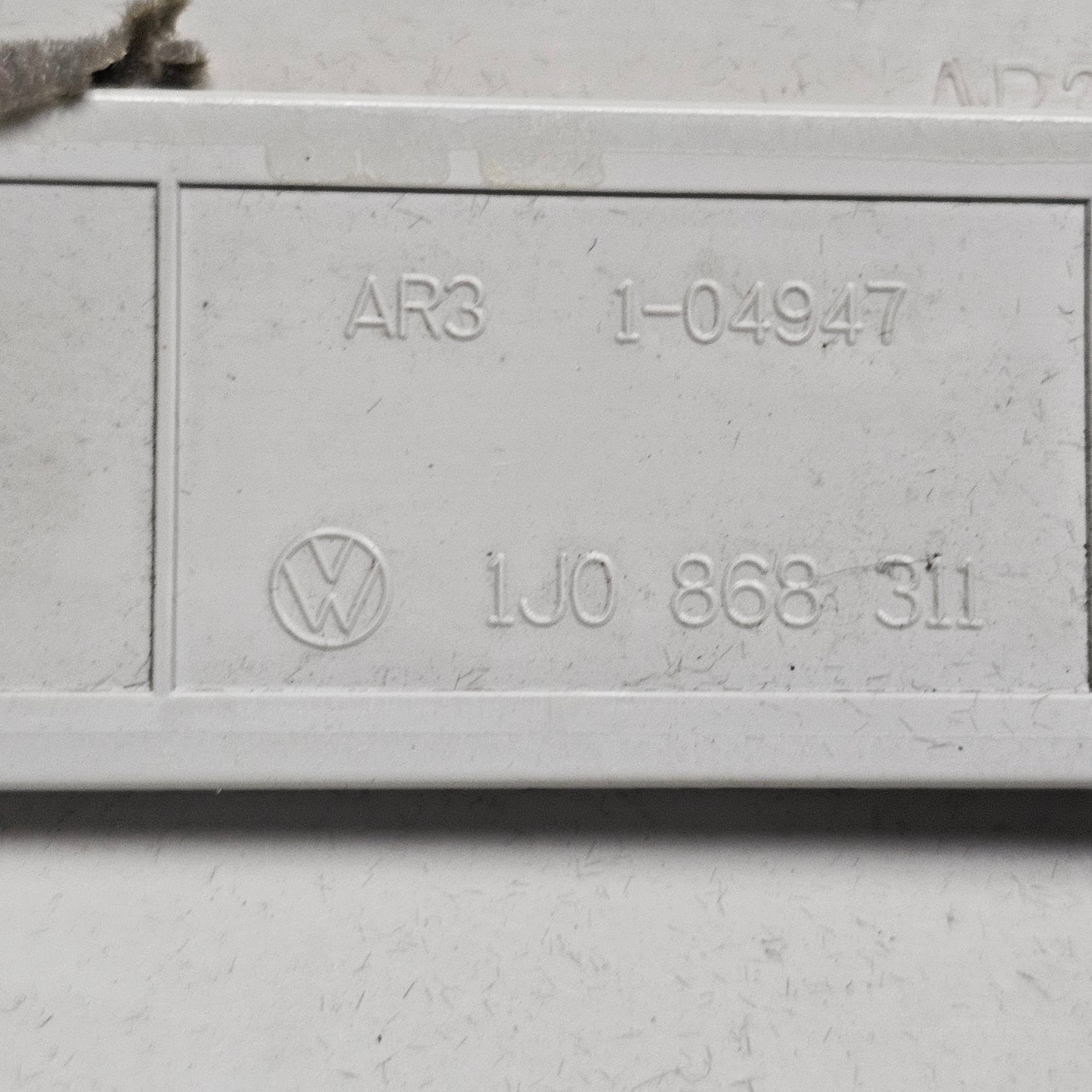 B-Säulenverkleidung rechts Grau VW Golf IV / Jetta GLI MK4 00–05 – Teilenummern 1J0 868 311 / 1J3 867 244 C / 1J3 867 286 – Gebraucht