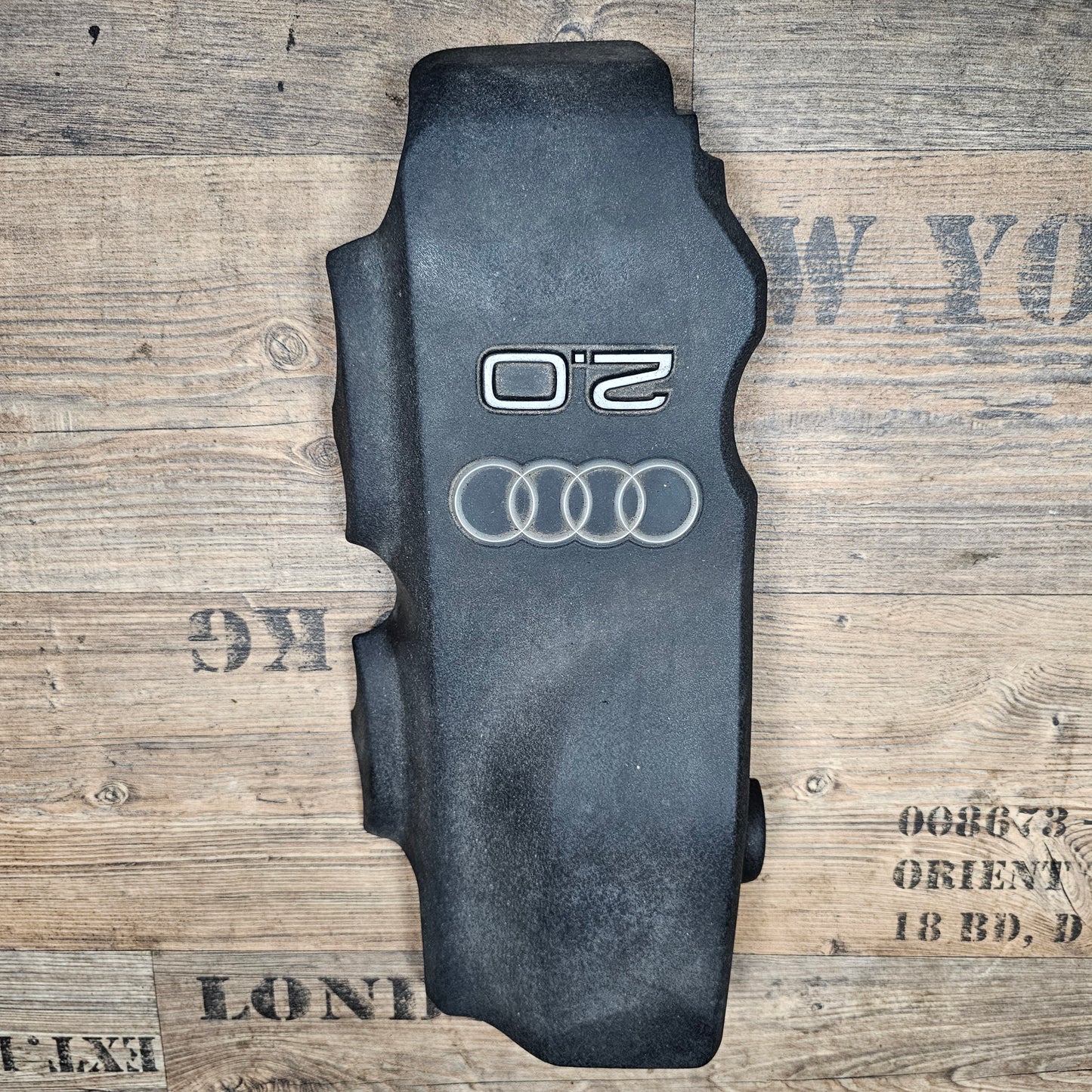 Audi A4 B6 8E Abdeckung Saugrohr Motorabdeckung schwarz 06B103925C – gebraucht