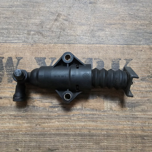 Original Kupplungsnehmerzylinder 1J0 721 261 E – Passend für AUDI A3 8L, VW Bora, Golf IV, Leon, Octavia II
