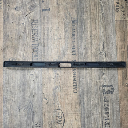 Griffleiste Heckklappe schwarz VW Golf 3 – 1H6827577D – gebraucht