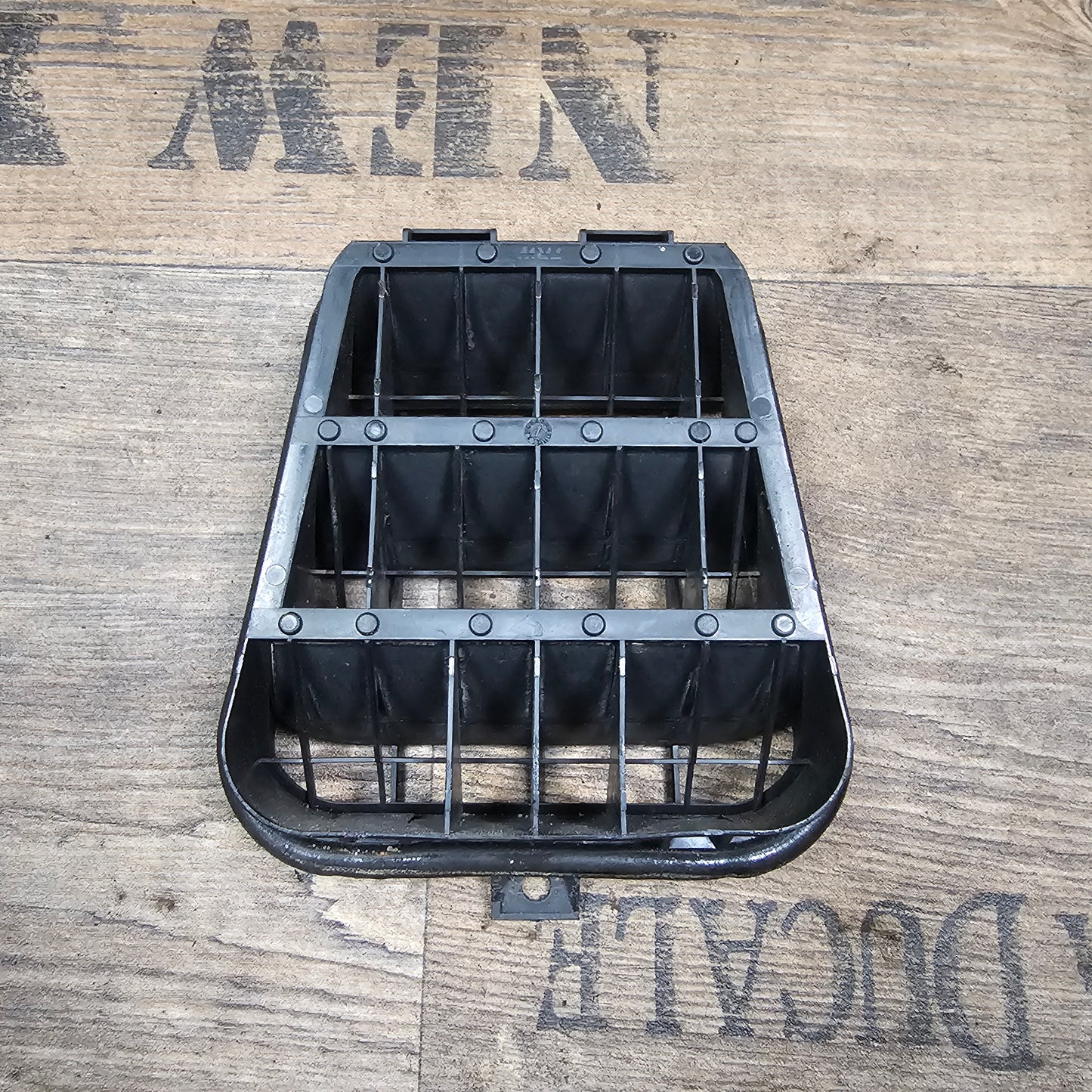 Audi A4 S4 RS4 8E/B6/B7 Cabrio 8H A6 4B/4F Q3 8U Entlüftungsblende 4B0819181B gebraucht