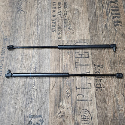 2x Heckklappendämpfer / Kofferraumdämpfer VW Golf 3 – 1H6827550A – gebraucht