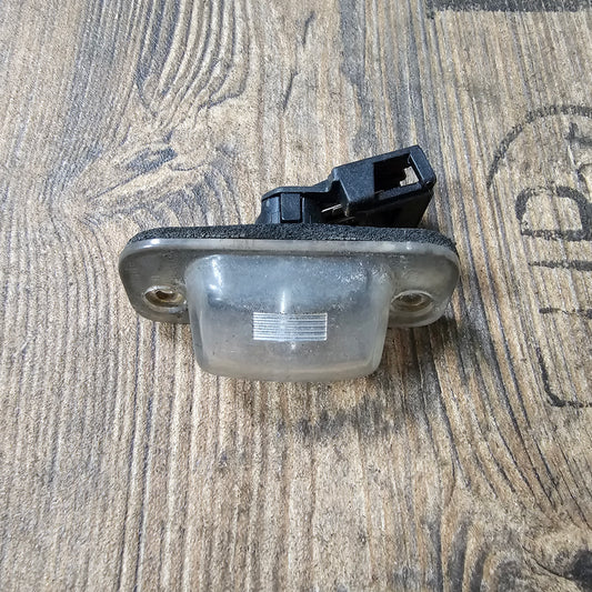 Fassung Kennzeichenleuchte VW Golf 3 – 1H0943115B – gebraucht
