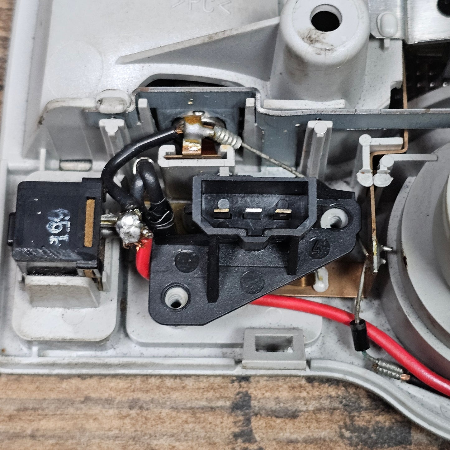 Innenleuchte Audi A3 8L / A4 B5 8D0 947 111 / 8D0 947 111 H - gebraucht