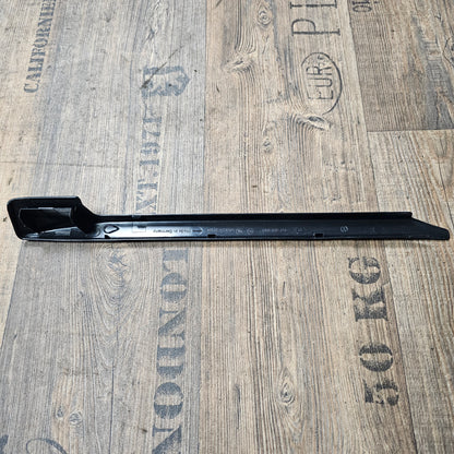 Sitzschiene rechts schwarz – 357881088 – VW Golf 3 / Cabrio / Vento – gebraucht