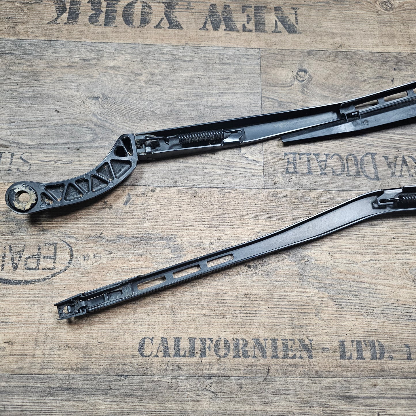 Scheibenwischerarm vorne links & rechts Audi A4 B6/B7 (8E) 8E1 955 407 A / 8E1 955 408 A - gebraucht