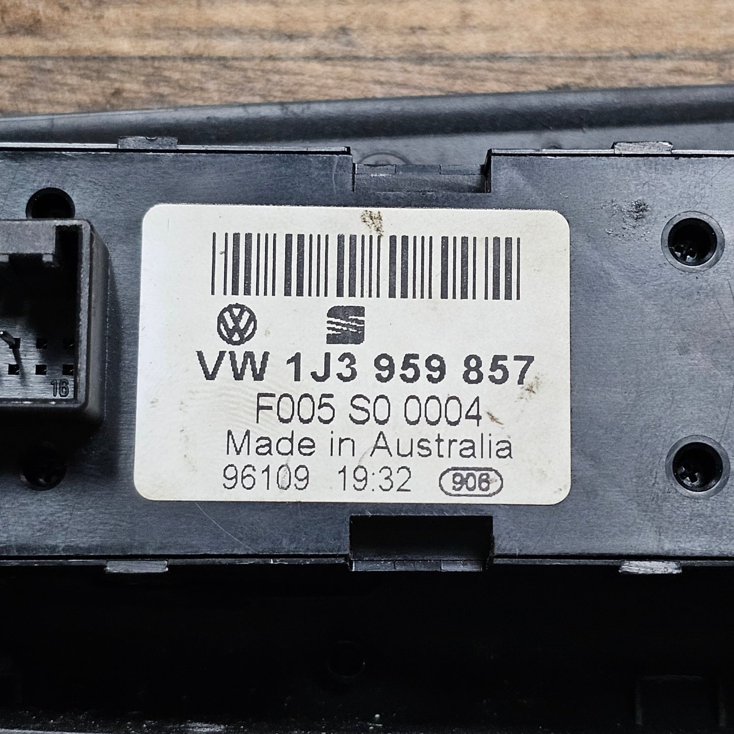 Fensterheber-Schalter VW Golf IV – Teilenummer 1J3 959 857 – Gebraucht