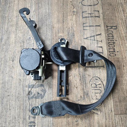Sicherheitsgurt hinten rechts + Versteller VW Golf 3 / Vento / Cabrio – 1H4857806A + 1H0857819 – gebraucht