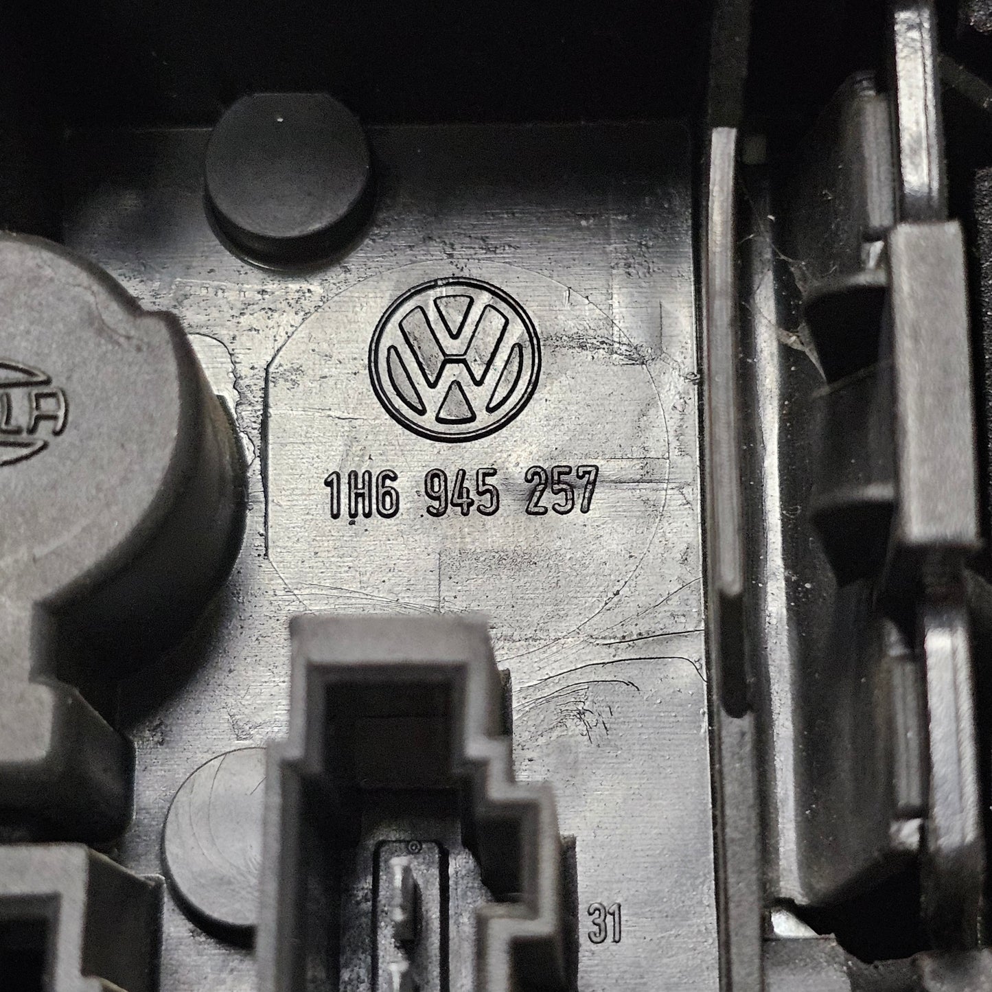 Rücklicht rechts inkl. Lampenträger – 1H6945112E / 1H6945257 – VW Golf 3 – gebraucht