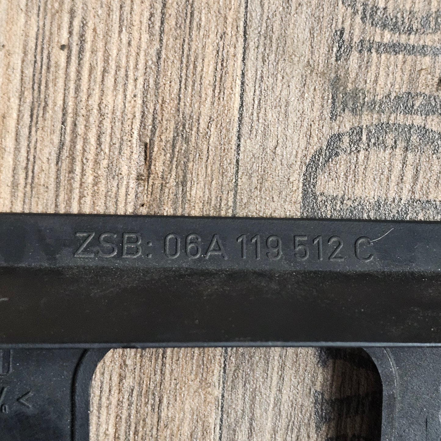 Motorabdeckung VW Golf IV – Teilenummer 06A 119 512 C – Gebraucht