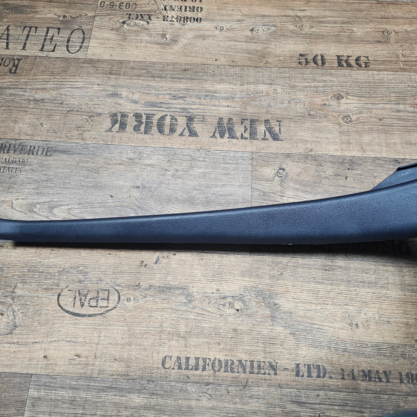 Verkleidung C-Säule unten rechts / Einstiegsleiste Audi A6 4F C6 4F0 867 768 A Indigo Blau - gebraucht