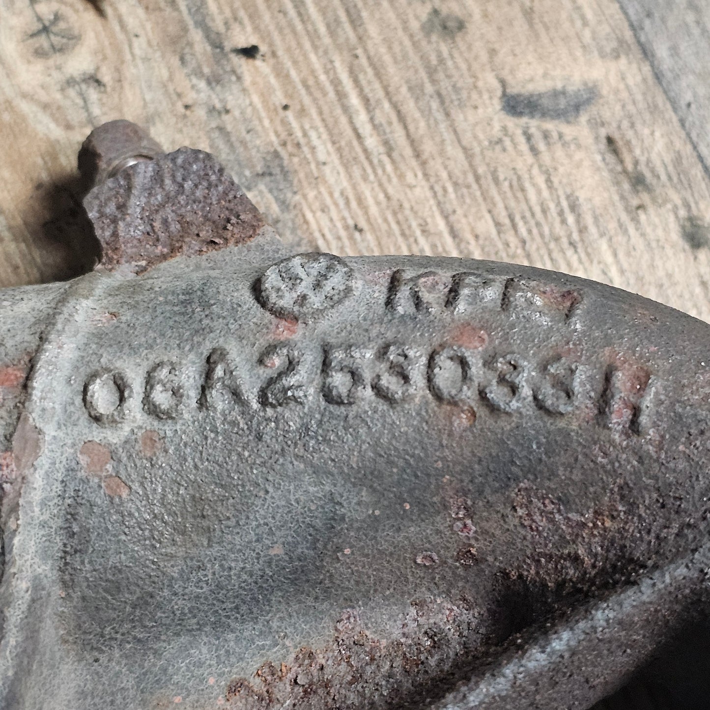 VW Golf IV 1.6 Abgaskrümmer – Originalteil 06A253033H