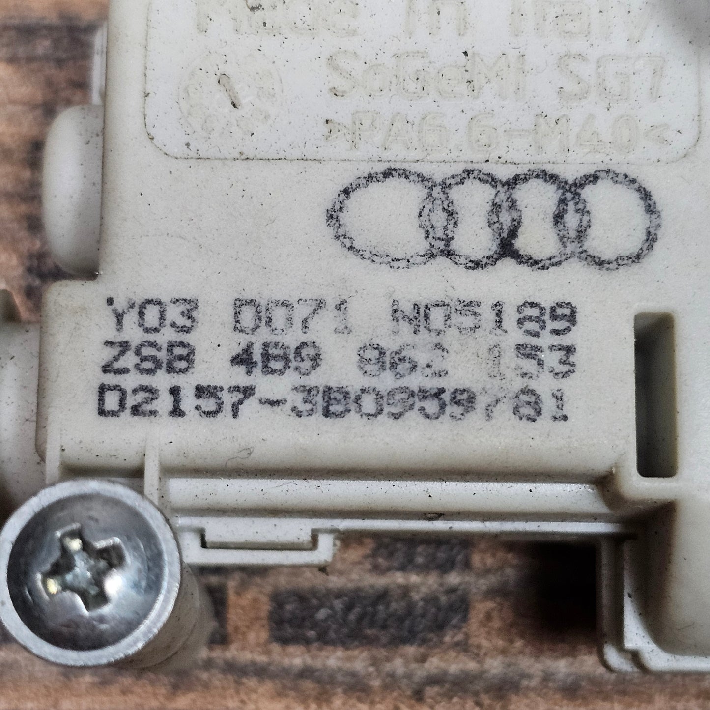 Zentralverriegelung Stellelement Audi A6/S6/RS6 4B 4B9 862 153 / 3B0 959 781 - gebraucht