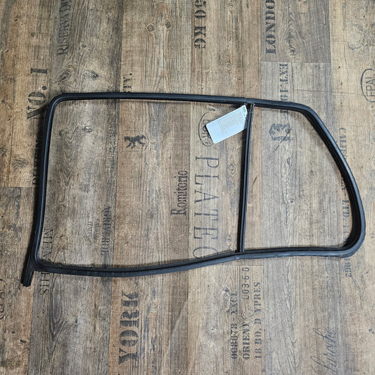Fensterrahmen Scheibendichtung hinten links VW Golf 3 III 5-Türer – 1H4839431 – gebraucht