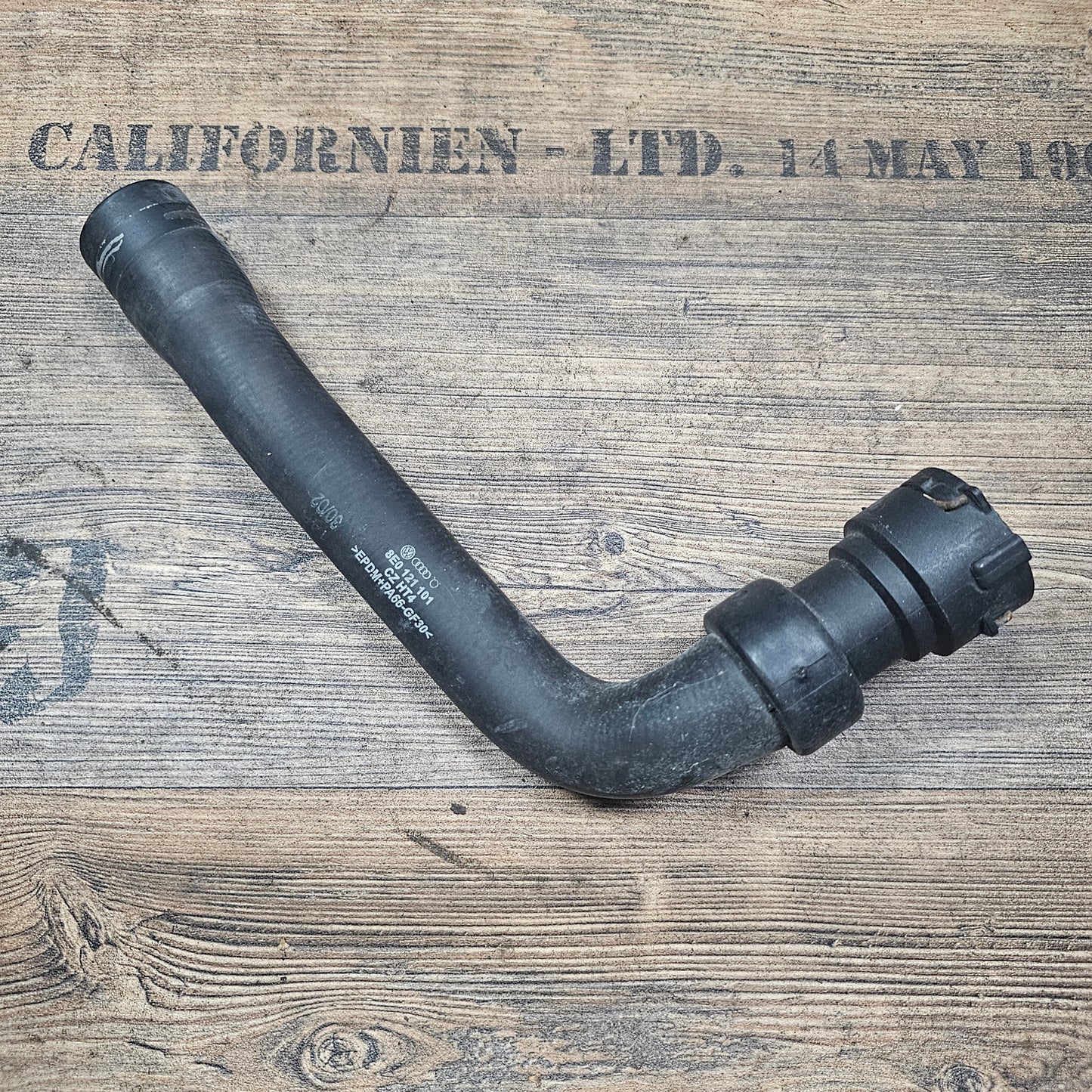 Kühlerschlauch oben Audi A4 / A4 Avant / A4 Cabriolet / A6 / Seat Exeo 8E0 121 101 - gebraucht