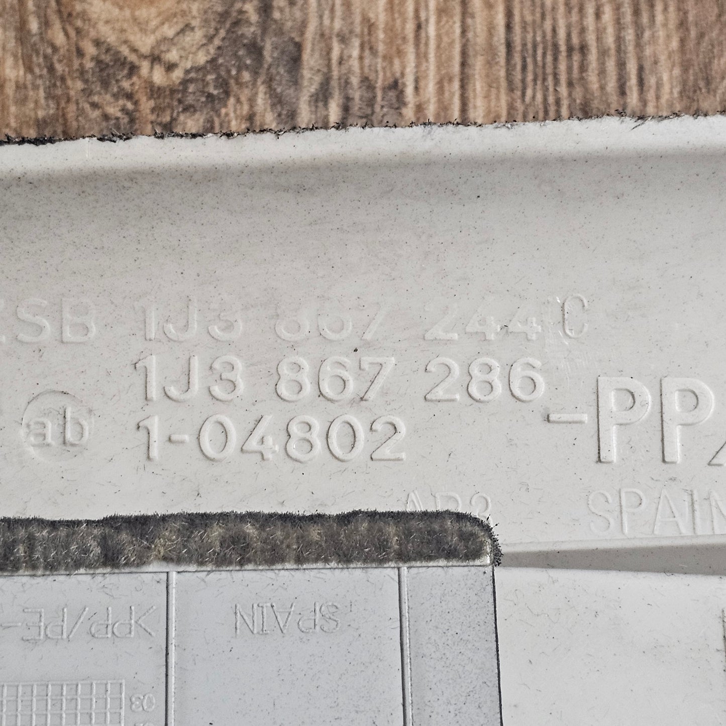 B-Säulenverkleidung rechts Schwarz VW Golf IV / Jetta GLI MK4 00–05 – Teilenummern 1J0 868 311 / 1J3 867 244 C / 1J3 867 286 – Gebraucht