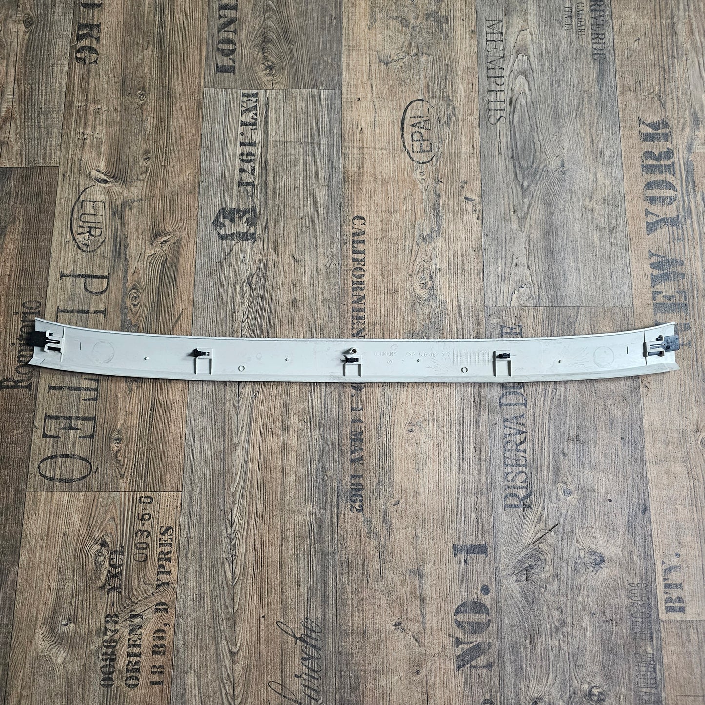 Hintere Dachabdeckung VW Golf IV – Teilenummer 1J6 867 617 – Gebraucht