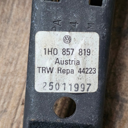 Sicherheitsgurt hinten links + Versteller VW Golf 3 – 1H4857805A + 1H0857819 – gebraucht
