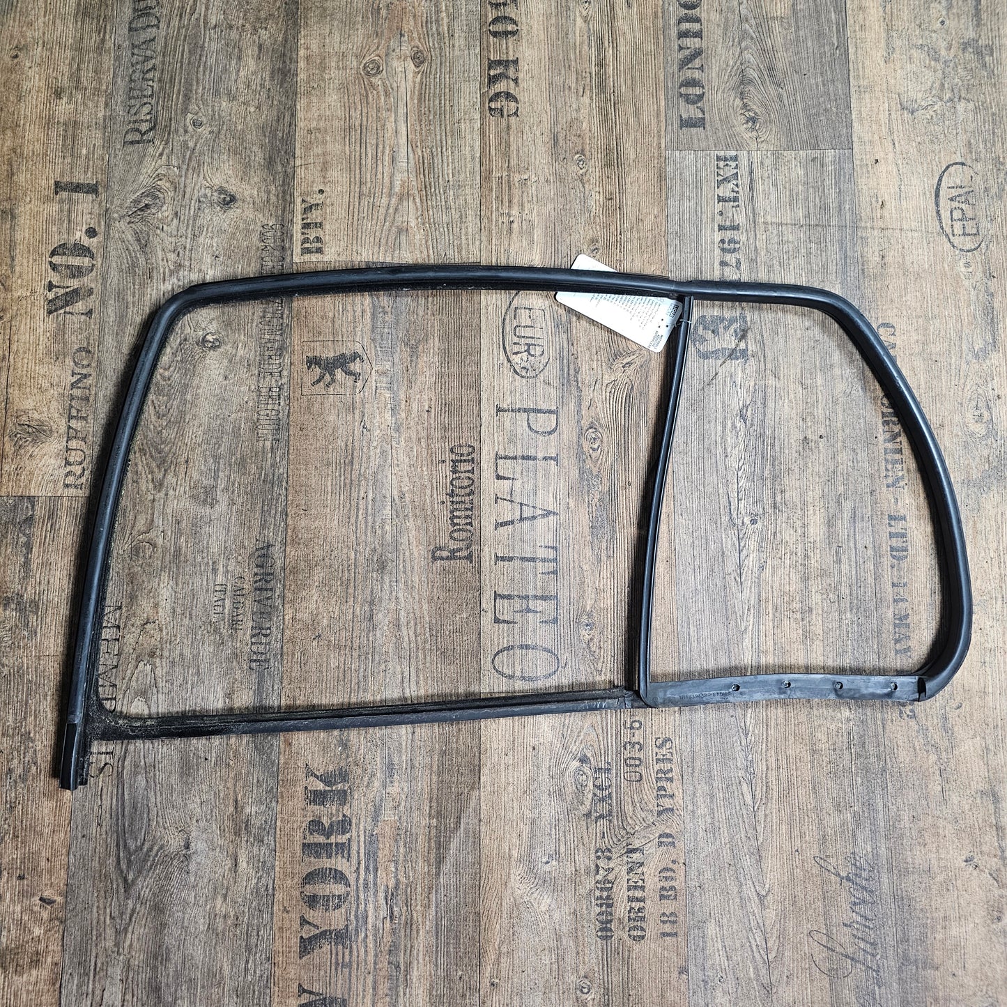 Fensterrahmen Scheibendichtung hinten rechts VW Golf 3 III 5-Türer – 1H4839432 – gebraucht