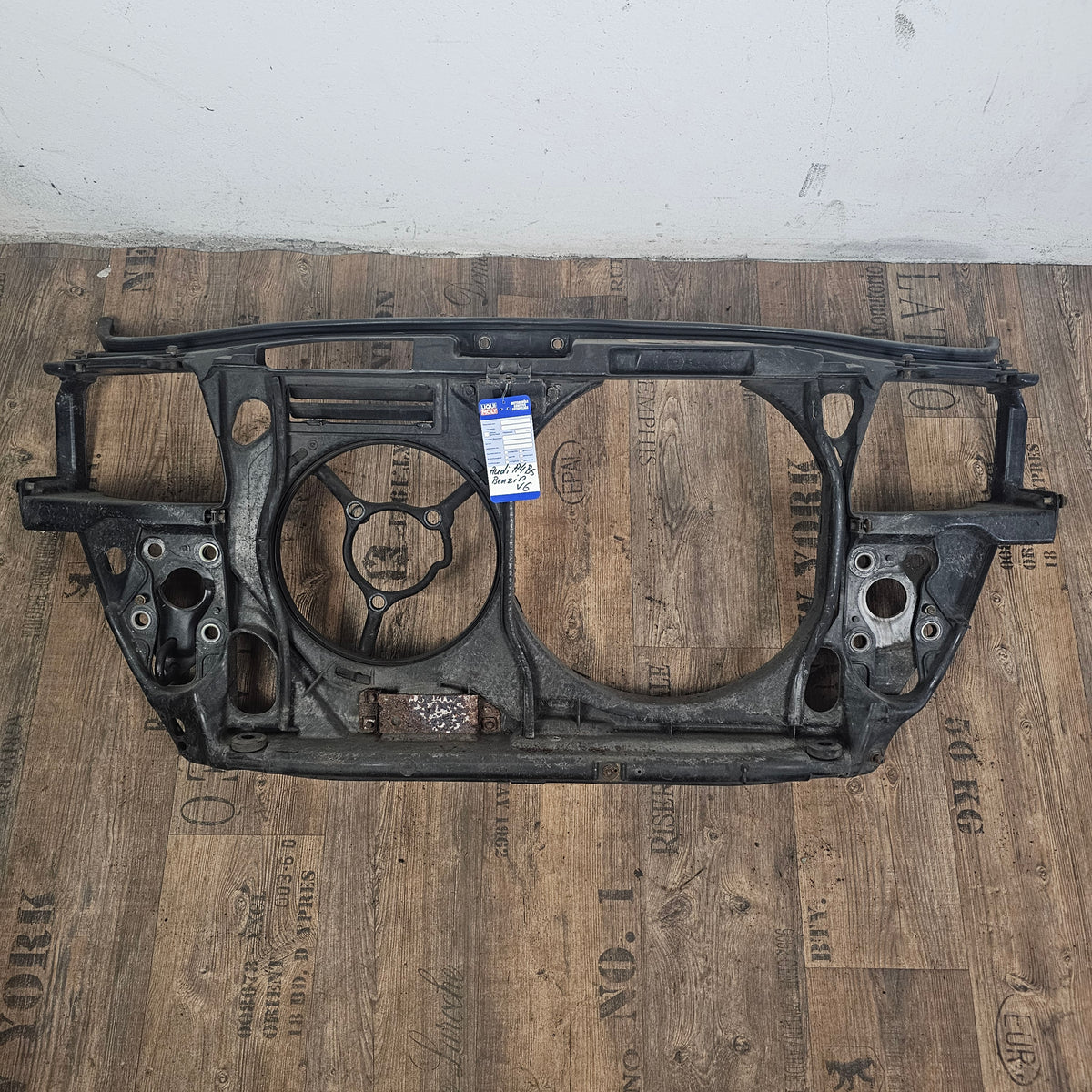 1x Audi A4 B5 Original Schlossträger Frontmaske vorne 8D0 805 594 gebraucht