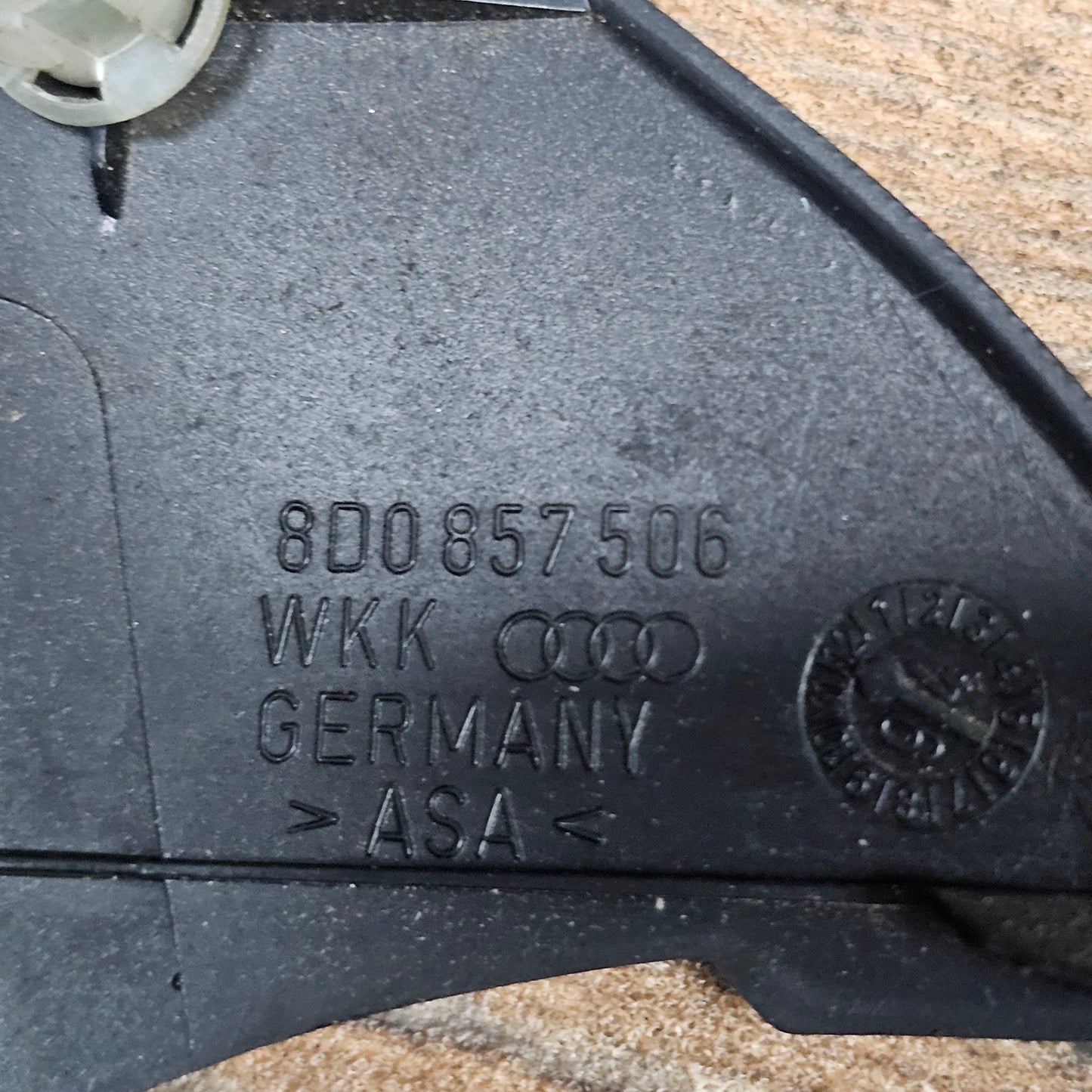 Abdeckung Spiegel / Spiegeldreiecke Audi A4 B5 8D vorne links 8D0 857 505 / rechts 8D0 857 506 - gebraucht