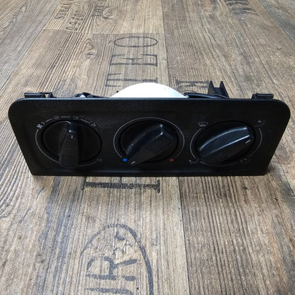Heizungsbedienteil + Blende – 1H0819045C / 1H0820045C + 1H6819075 – VW Golf 3 / Vento / Cabrio – gebraucht