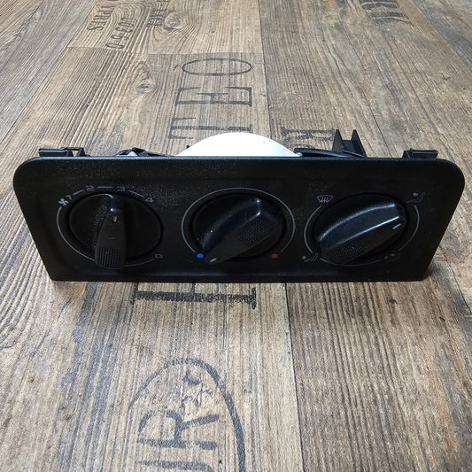 Heizungsbedienteil + Blende – 1H0819045C / 1H0820045C + 1H6819075 – VW Golf 3 / Vento / Cabrio – gebraucht