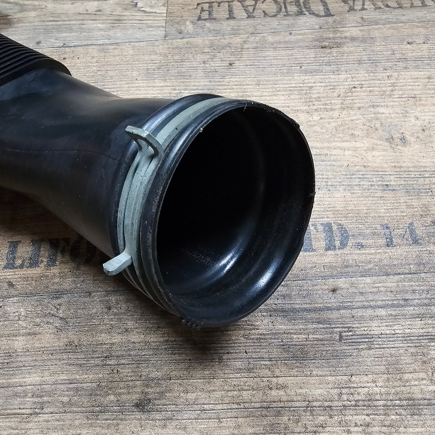 Ansaugschlauch Luftfilter Audi A4 B6 B7 Limousine Cabrio 06B129627AB