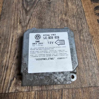 Tacho Kombiinstrument VW Golf IV 1J0919861 + Zündschloss mit 1 Schlüssel 4B0905851C + Motorsteuergerät 036 906 014 AB + Airbag Steuergerät 1J0 909 609 – Gebraucht