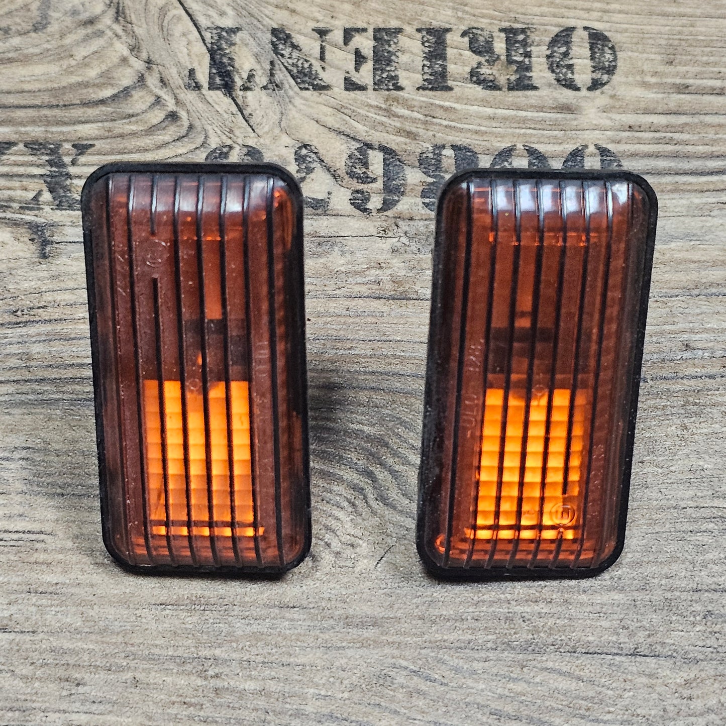 2x Blinkleuchte – 357949117 – VW Passat 4Motion / Syncro / Variant / Santana – Neuwertig (Lagerauflösung)