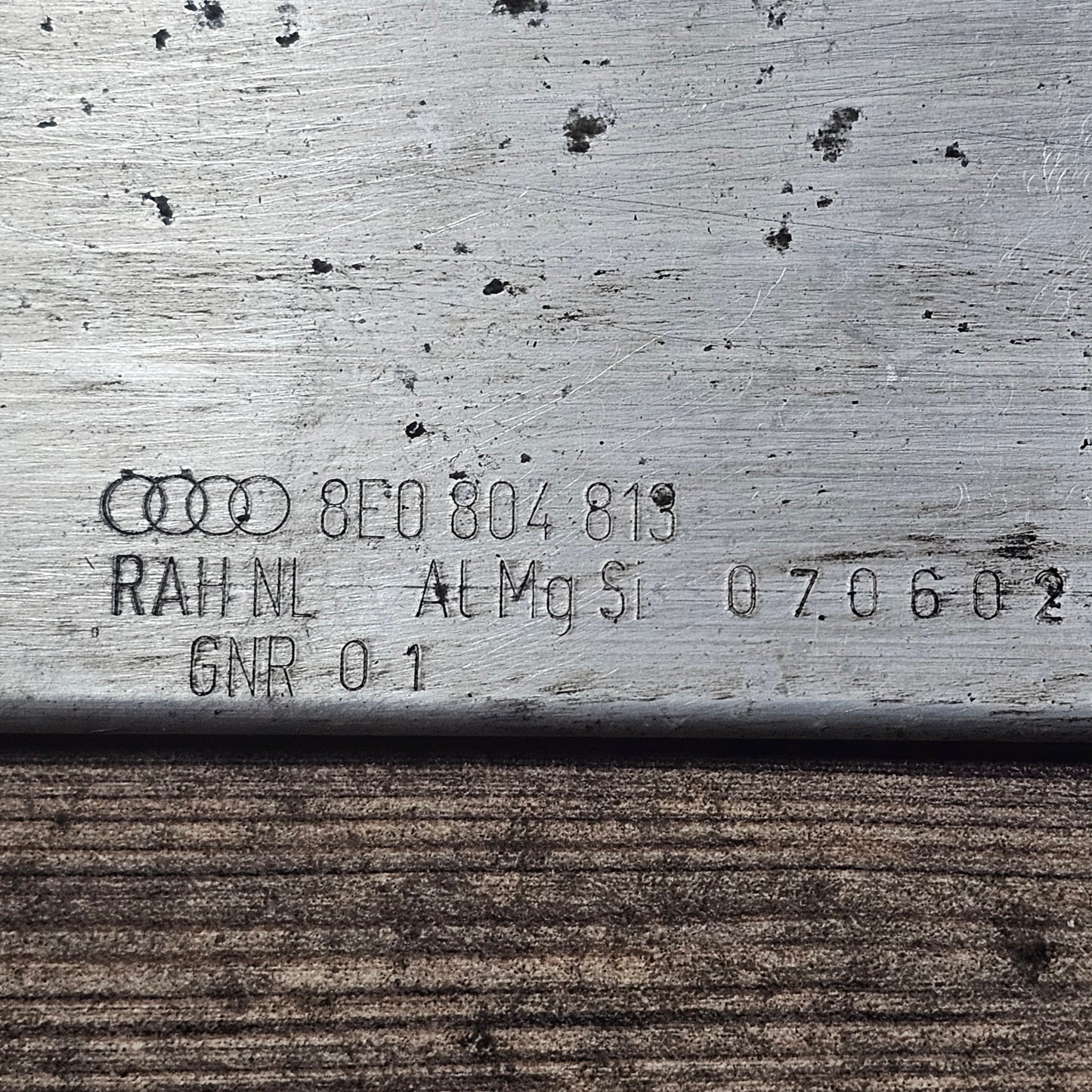 Verbindungsstrebe Bodenblech vorne Audi A4 B6 B7 S4 Cabrio 8E 8E0804813