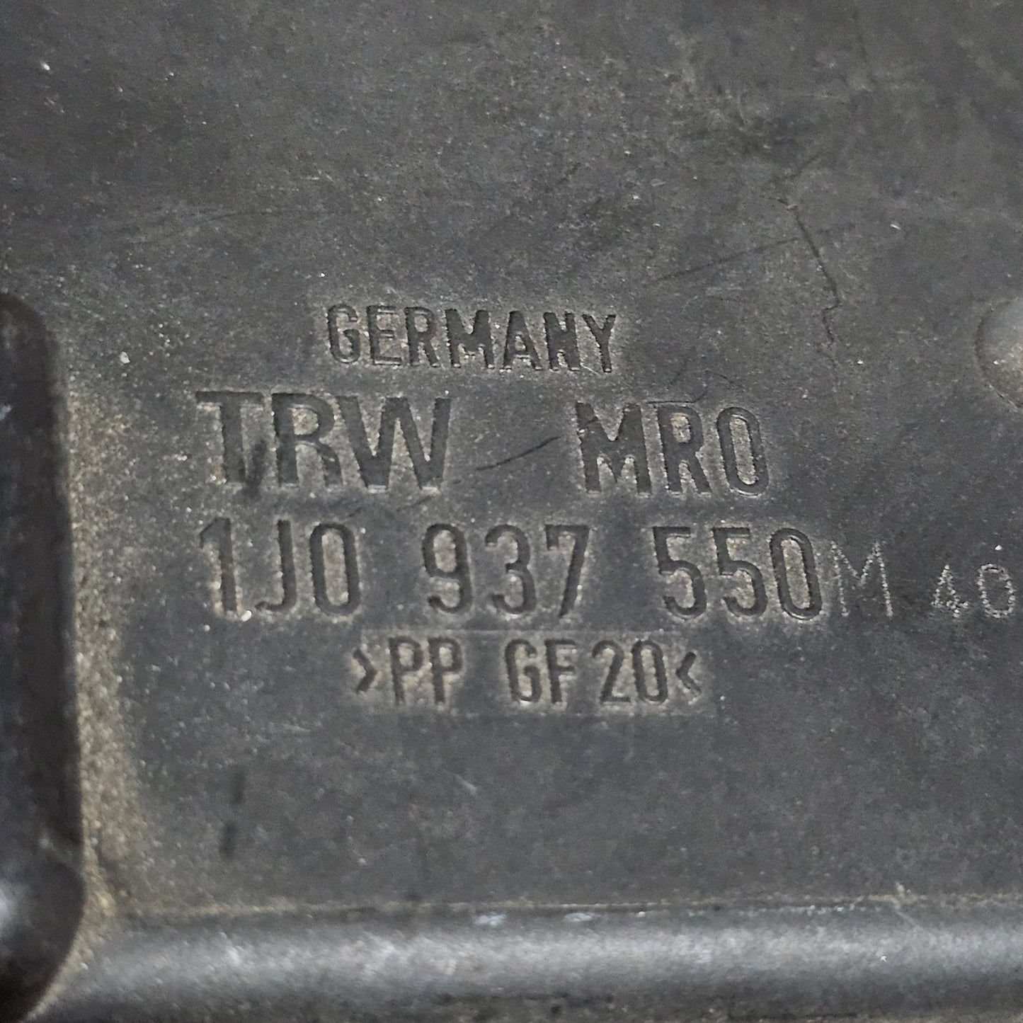 VW Golf IV 1J Sicherungskasten 1J0937550M + Halter für Golf 4, Bora 1J0 937 506 D
