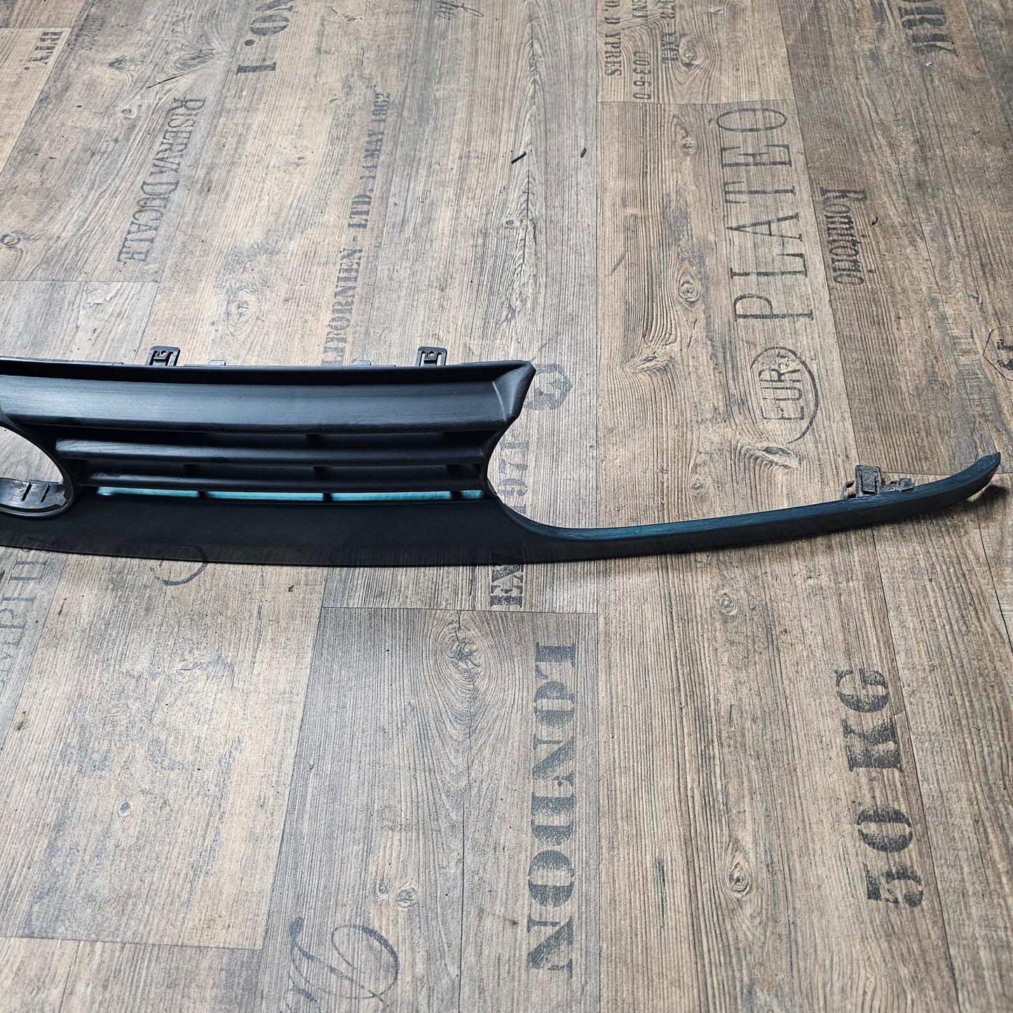 Kühlergrill VW Golf 3 – 1H6853653C – Dragongreen (LC6P) lackiert – gebraucht