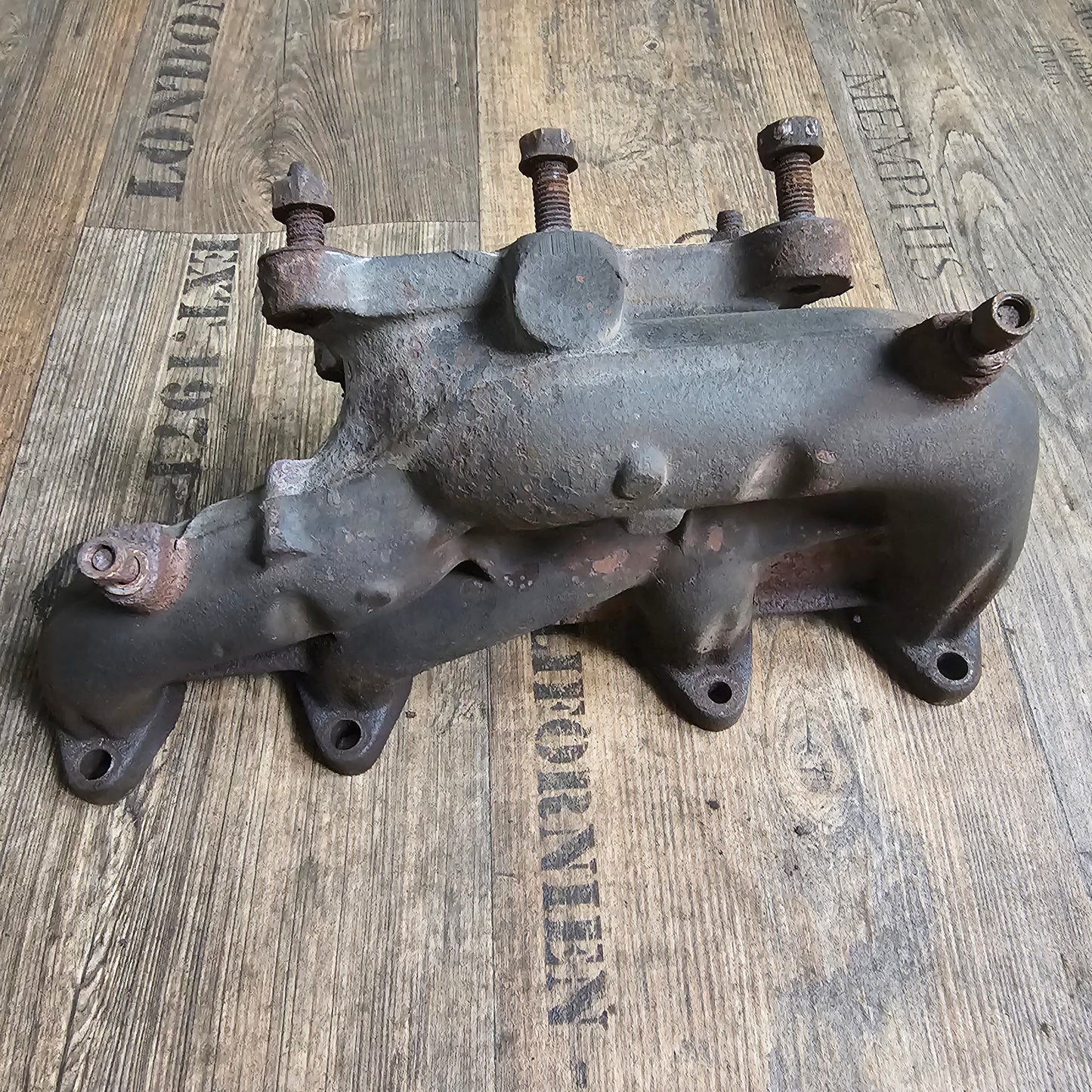 VW Golf IV 1.6 Abgaskrümmer – Originalteil 06A253033H