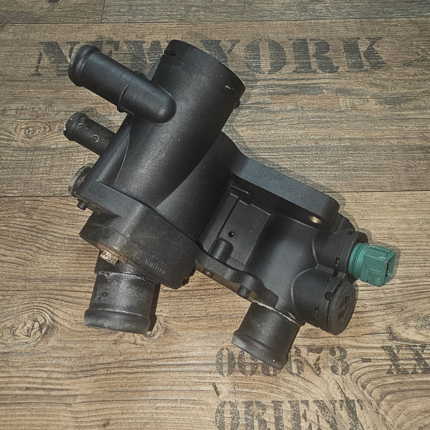 Wasserthermostatgehäuse Kühlmittelgehäuse VW 032121111