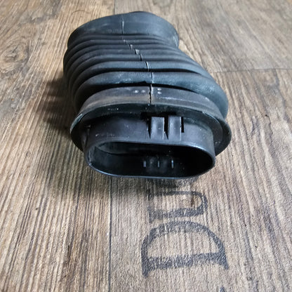 VW Golf IV / Bora / Audi A3 / A4 / A6 – Original Faltenbalg mit Halter 800 937 545 E