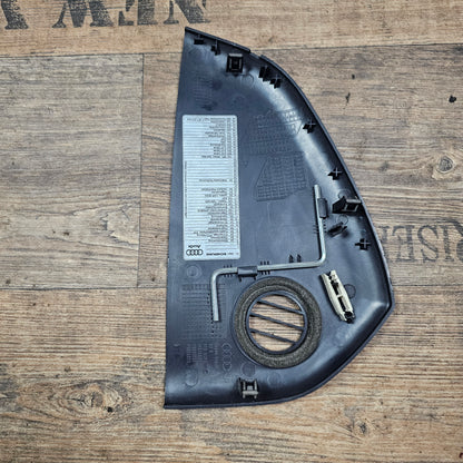 Verkleidung Armaturenbrett vorne links Audi A6 4F 4F0 857 085 C Indigo Blau - gebraucht