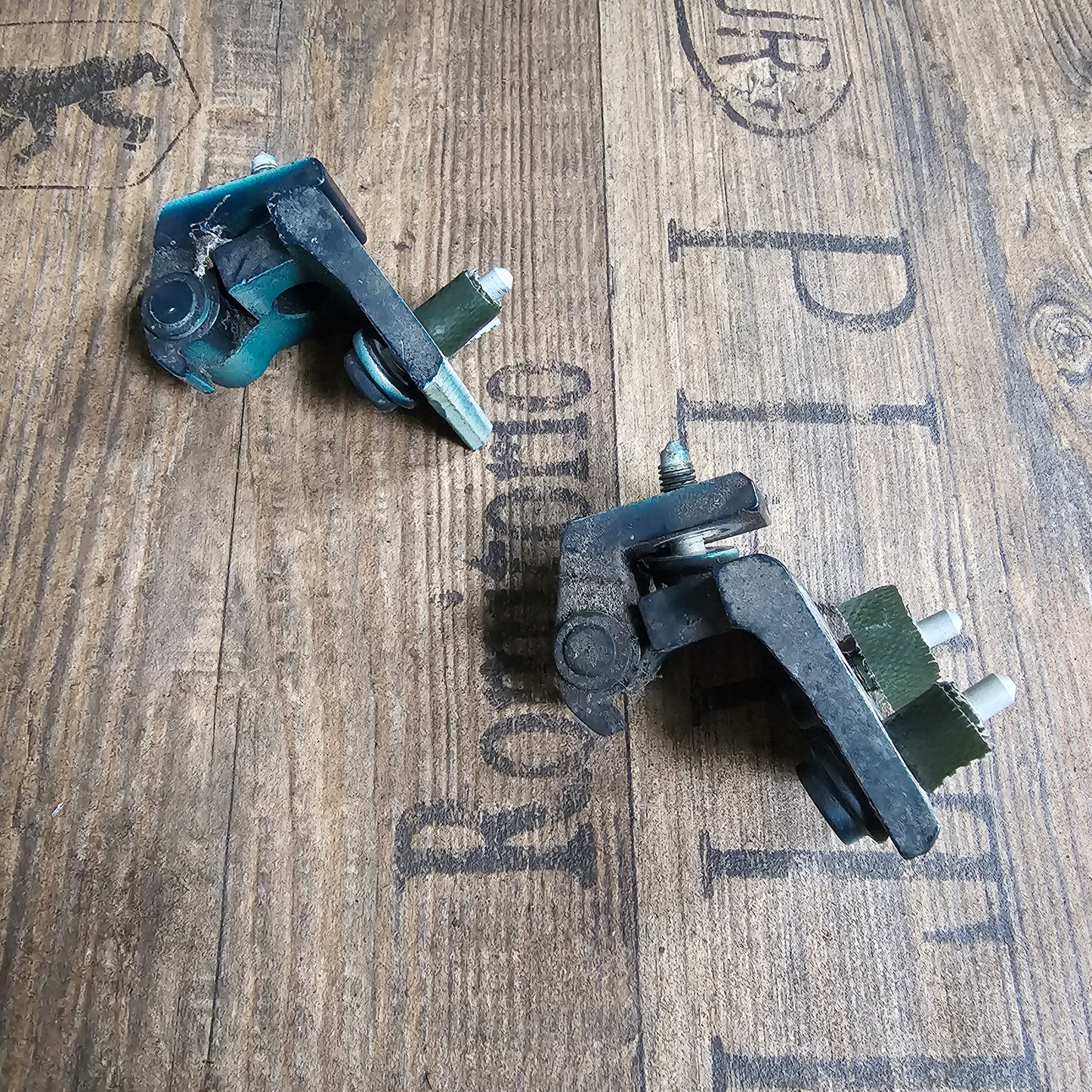 Türscharnier rechts VW Golf 3 – Dragon Green (LC6P) – gebraucht – Original VW