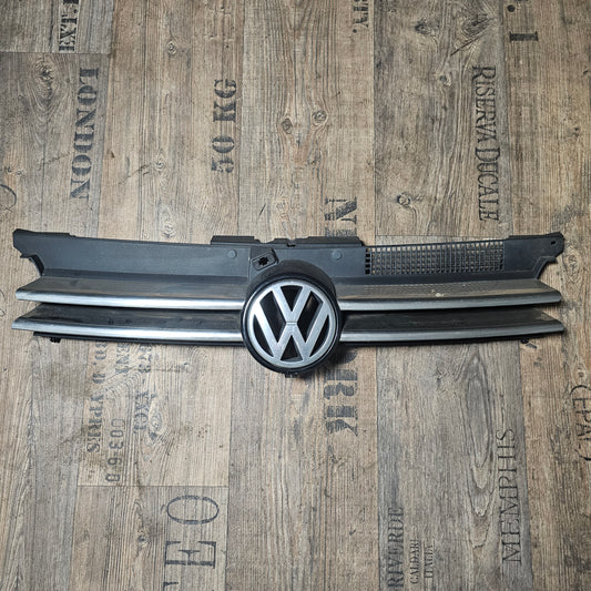 VW Golf IV Kühlergrill mit Emblem – Originalteile 1J0 853 651 H / 1J0 853 655 G / 1J0 853 653 C – Grauton (Farbton variabel)
