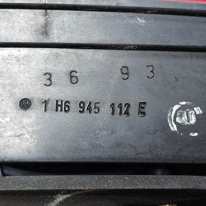 Rücklicht rechts inkl. Lampenträger – 1H6945112E / 1H6945257 – VW Golf 3 – gebraucht
