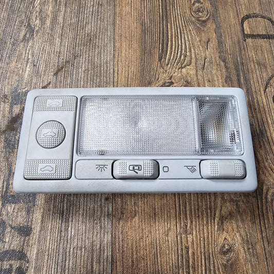 Innenleuchte / Leseleuchte mit Schalter original VW Golf 3 – 1H0959728 – gebraucht