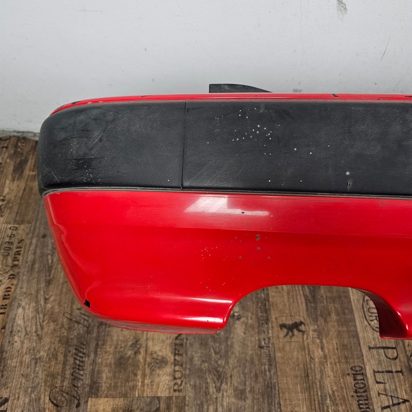 Audi 80 B4 Original Heckstoßstange Stoßfänger hinten 8A0 807 311 A rot gebraucht